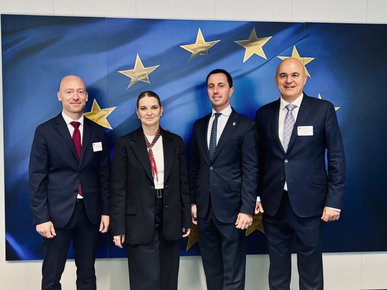 Vicent Marí y otros representantes en reunión en Bruselas sobre migración