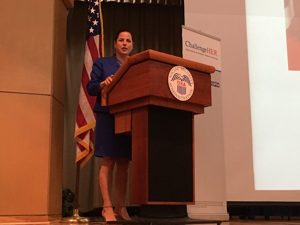 Natalia Olson-Urtecho como asesora de la Casa Blanca. Archivo X