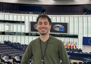 Néstor Prieto, periodista español en el Parlamento Europeo