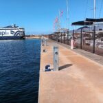 Vista del pantalán H en el puerto de Sant Antoni con embarcaciones