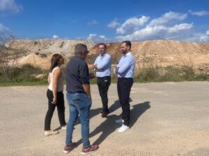 Reunión de autoridades en Formentera sobre el vertedero de Es Cap de Barbaria
