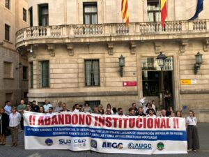 Protesta de policías y guardias civiles en Palma por la llegada de migrantes en patera