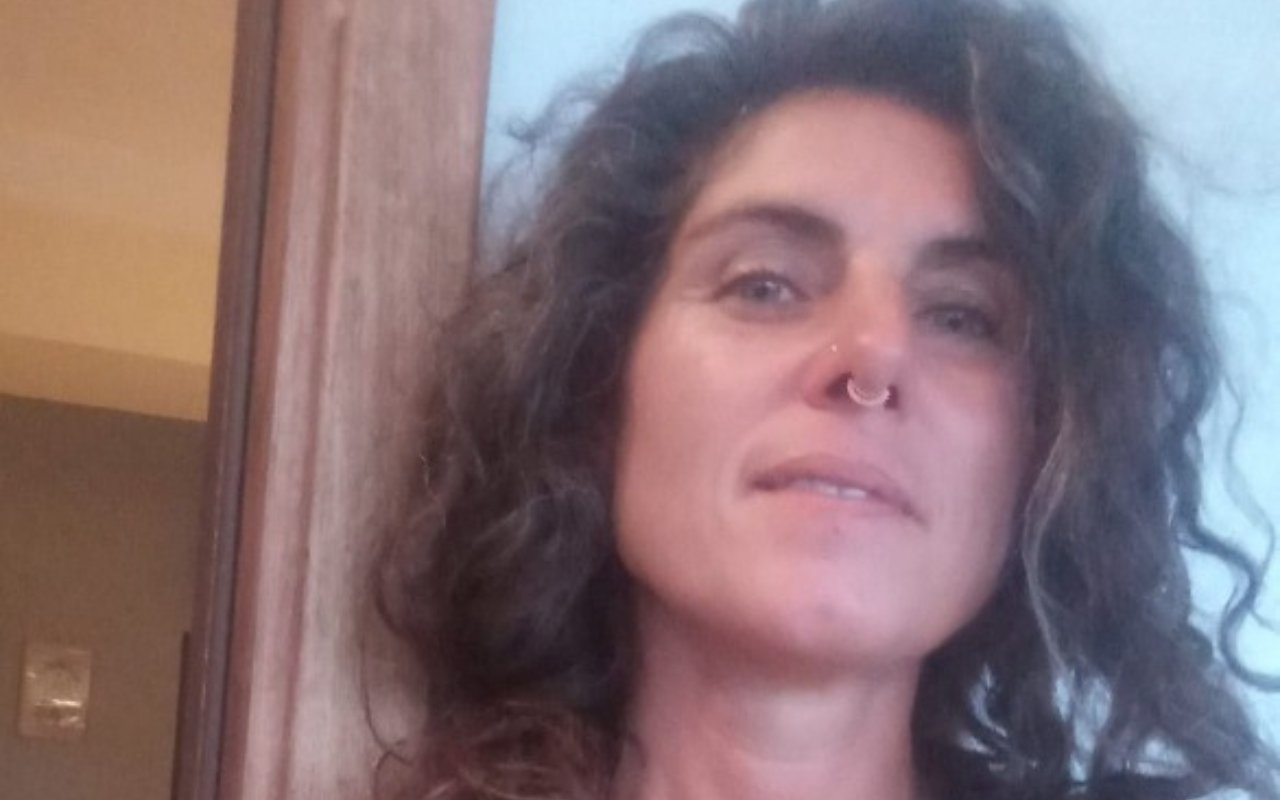 Virginia, mujer que lanza colecta para cirugía urgente en Ibiza.