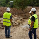 El Ayuntamiento de Sant Joan adjudica el reasfaltado del Camí de Xarracó y avanza en la rehabilitación del Pont d’en Joaní