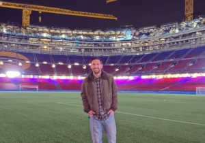 Leo Messi en su visita al Cam Nou