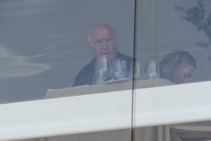 La presidenta de Inditex, Marta Ortega, y el empresario Amancio Ortega durante la celebraci&oacute;n en el centro h&iacute;pico de Casas Novas en A Coru&ntilde;a, a 12 de julio de 2023