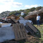Ibiza retira 20 toneladas de residuos en un lugar donde casi nadie puede entrar