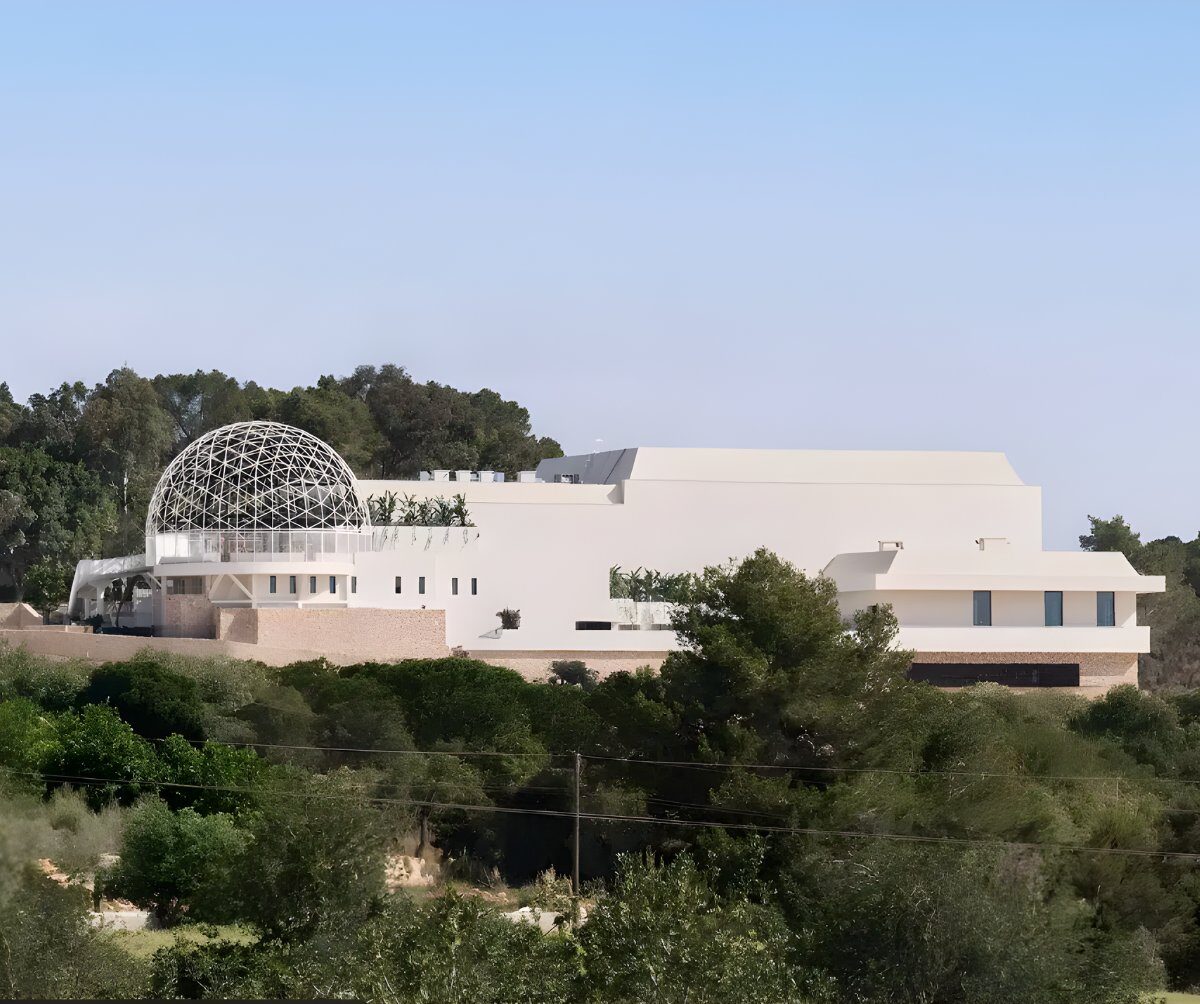 Exterior view of UNVRS Ibiza