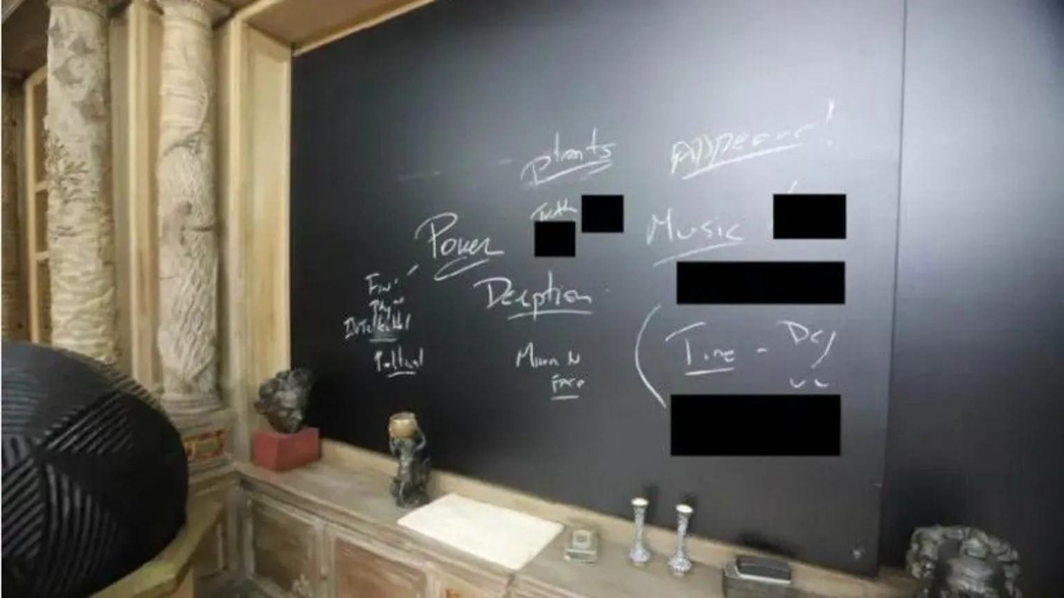 Jeffrey Epstein's unpublished photos of the island.