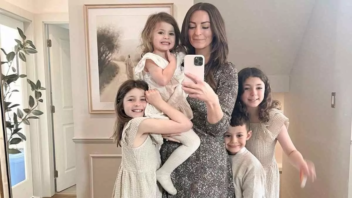 Melissa Mae Carlton junto a sus hijas