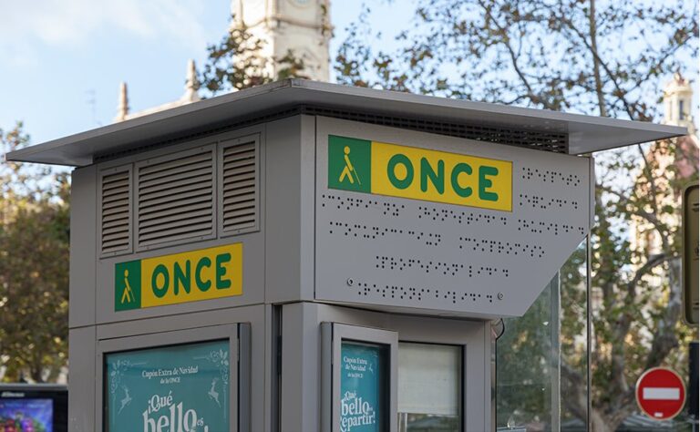 El quiosco de la Organizaci&oacute;n Nacional de Ciegos Espa&ntilde;oles (ONCE)