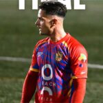 La SD Portmany presenta su nueva equipaci&oacute;n con O Beach como patrocinador