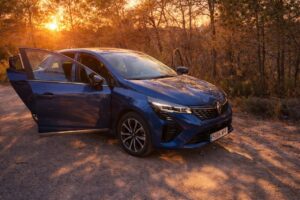 Auto perdido en Ibiza tras una noche de descontrol. Imagen ilustrativa.