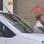 Pillan a una mujer robando en coches aparcados