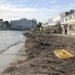 La pasarela rota de Talamanca, en el limbo: sin respuesta de Costas y con otro temporal en camino