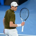 Janik Sinner supera a Ben Shelton en tres sets y pasa a las semifinales del Open de Australia