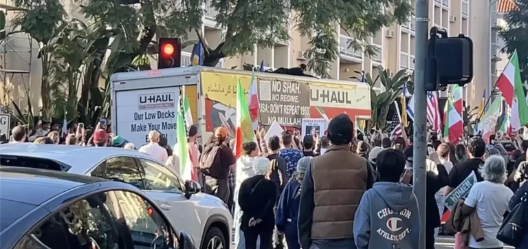 Un cami&oacute;n arremeti&oacute; contra manifestantes