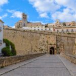 Ibiza invita a redescubrir su historia: así son los itinerarios patrimoniales por Dalt Vila