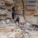 Desalojan al ex DJ que viv&iacute;a en una cueva de Punta Galera