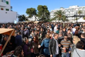Sant Antoni a rebosar el d&iacute;a del Arroz de Matanzas.