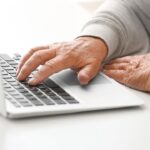 Sant Antoni refuerza la inclusión digital con ‘Connectats’, un curso clave para personas mayores