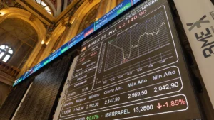 Panel del Ibex 35 en el Palacio de la Bolsa