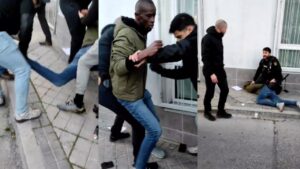 Momento de la detención de Serigne Mbaye en la puerta de su domicilio