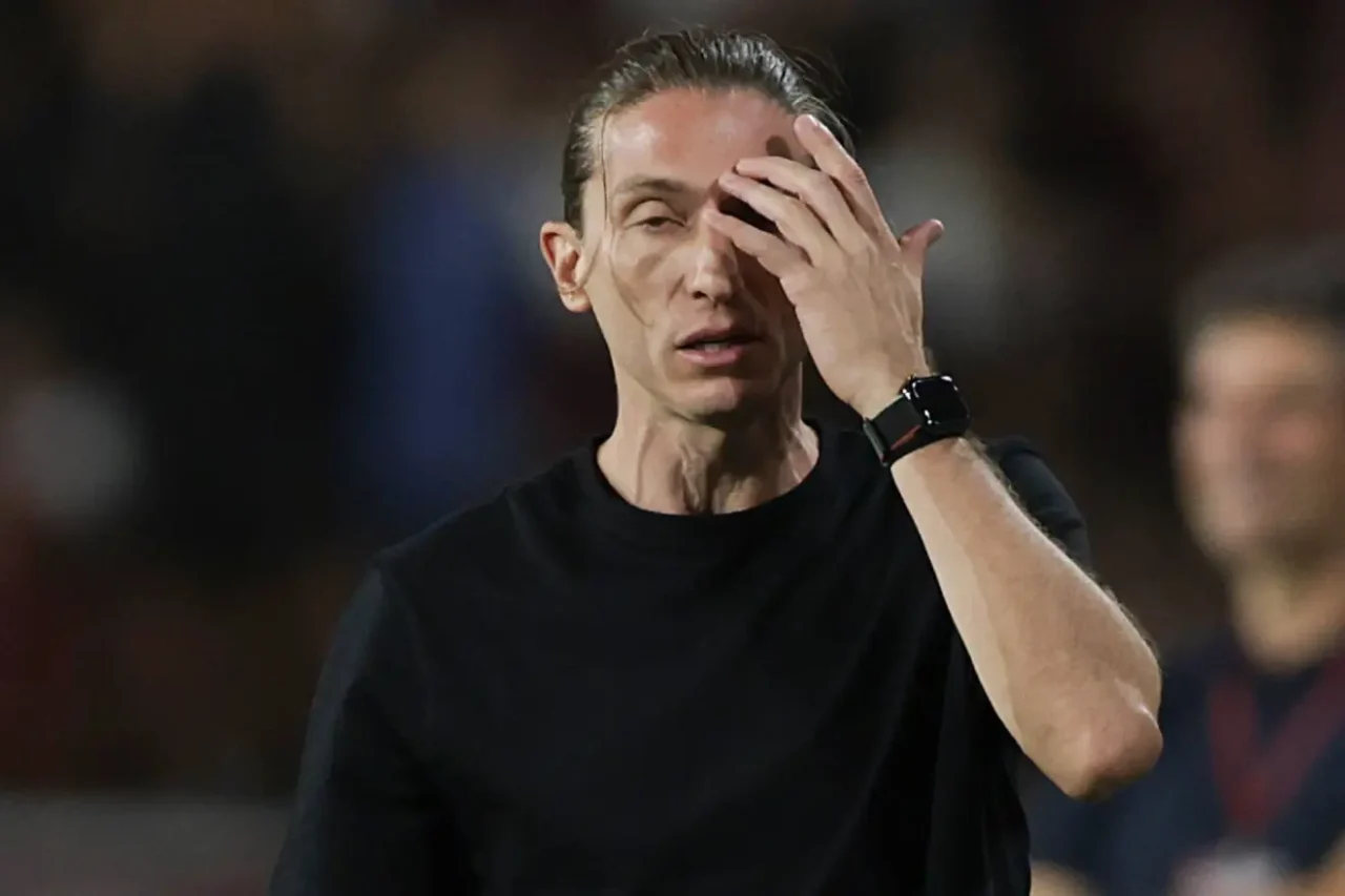 Filipe Luis se va del Flamengo