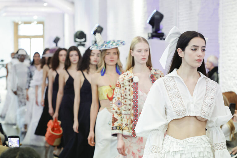 Carrusel de creaciones de Adlib Ibiza en Omoda Madrid.