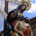 El significado detrás del Viernes de Dolores: por qué se ha creado la celebración y qué rituales implica