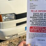 “Es falso”: la embarazada multada en Ibiza niega los avisos del Consell y haber estado tres días aparcada con su furgoneta