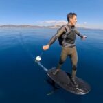 Volaba sobre el mar y se cruz&oacute; con una imponente criatura: la surrealista traves&iacute;a de un ibicenco rumbo a Formentera