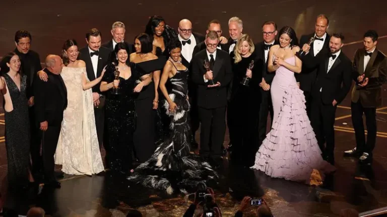 &ldquo;Una batalla tras otra&rdquo; fue la gran ganadora de la noche al llevarse seis premios, entre ellos mejor pel&iacute;cula y mejor director