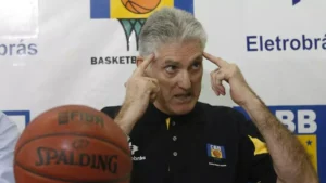 Moncho Monsalve, durante su etapa como seleccionador de Brasil