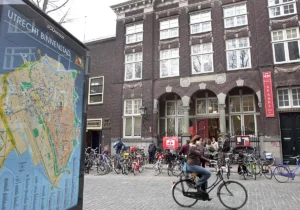 Sede del Instituto Cervantes en Países Bajos, embargada por la Justicia