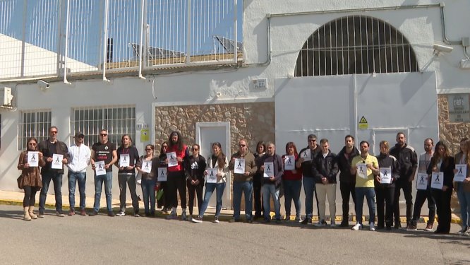 Funcionarios de la prisión de Ibiza protestan por el asesinato de una compañera. (Archivo IB3)