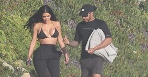Kim Kardashian y Lewis Hamilton en Malibú