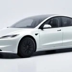 El Tesla Model 3 baja de precio en Espa&ntilde;a: as&iacute; puedes conseguirlo por 29.990 euros