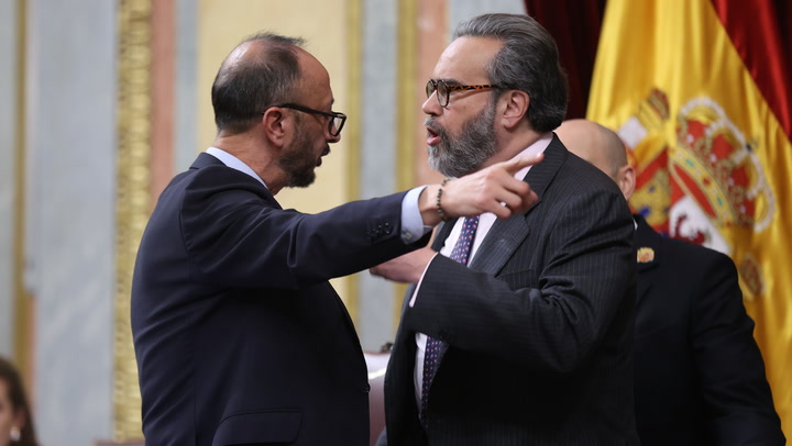 Expulsado del pleno un diputado de Vox por encararse con la presidencia