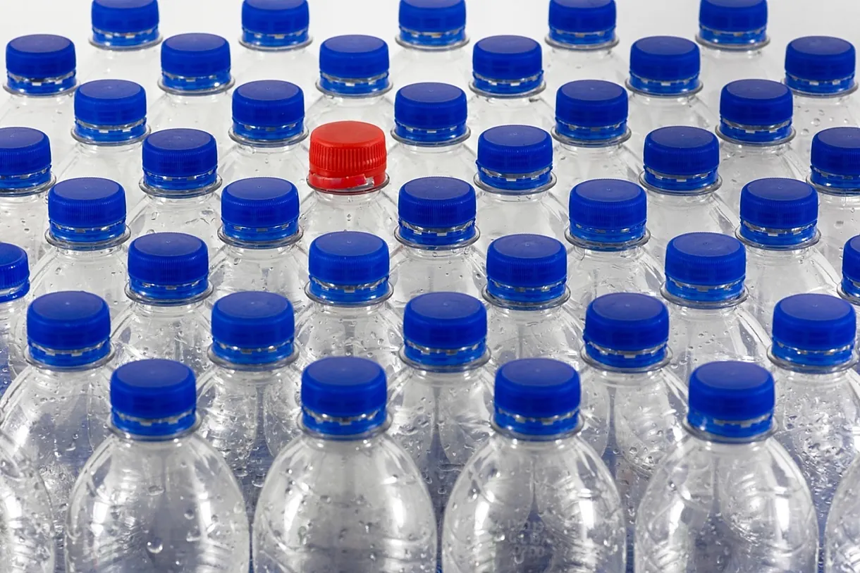 Botellas de pl&aacute;stico