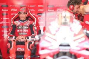 Marc Márquez, en el box de Ducati