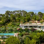 Ibiza rompe la tendencia del lujo: caen los precios de las viviendas m&aacute;s exclusivas de la isla