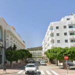 Un joven brit&aacute;nico, primer caso de balconing de la temporada en Ibiza: grave tras caer desde un segundo piso