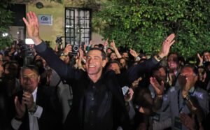Juan Manuel Moreno Bonilla valora los resultados electorales a las puertas de la sede del PP Andaluz