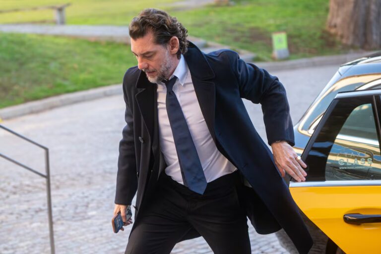 Jonathan Andic llega al funeral de su padre, Isak Andic