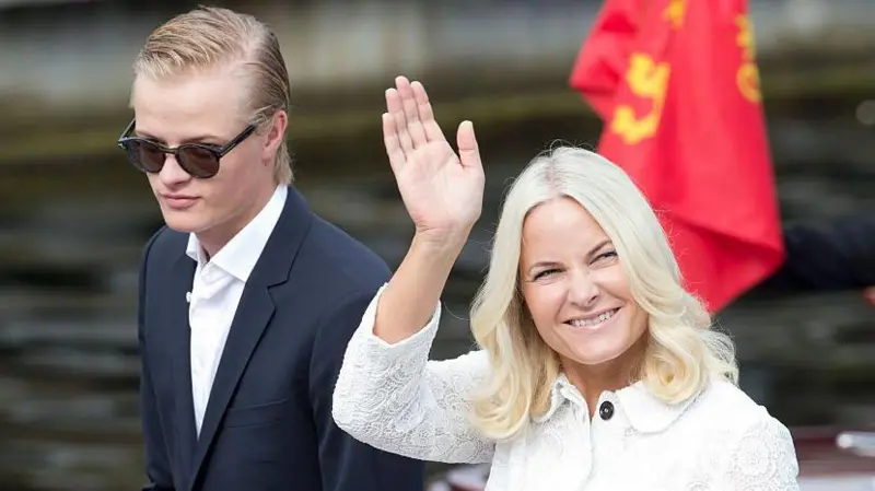 Marius Borg Høiby es el hijo de la princesa heredera Mette-Marit, pero no es miembro de la familia real.