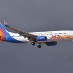 Susto en un vuelo con destino a Mallorca: un avi&oacute;n de Jet2 tuvo que desviar su ruta y aterrizar de emergencia