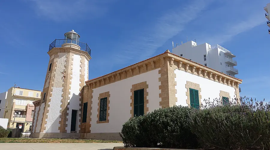 El Faro de Ses Coves Blanques