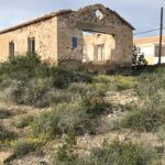Es Campament: del &uacute;nico campo de concentraci&oacute;n franquista conservado en Baleares a convivir con apartamentos de lujo