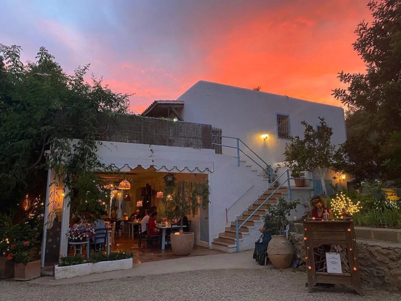La Paloma Caf&eacute;